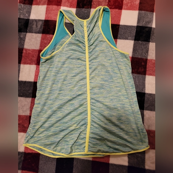 3 pack lady's tanks - Picture 7 of 7